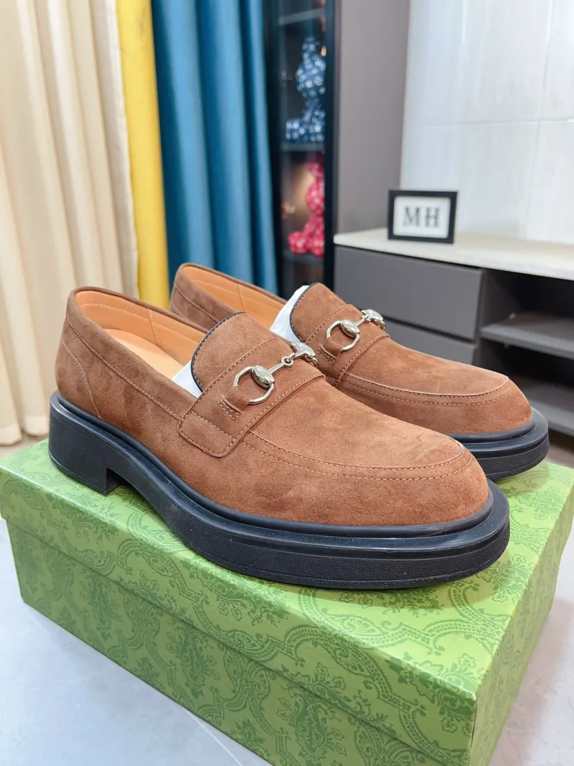 Factory price 520🌹🌹 [GUCCI Gucci] A new style of formal men's leather shoes is here ~ The original quality upper is made of cowhide imported from Italy + soft and delicate leather, comfortable and soft first-layer cowhide lining, rubber wear-resistant outsole, the shoe shape is dignified and domineering, and the luxury charm cannot be concealed! The natural and free nouveau riche leads the trend. Code number: 38-44